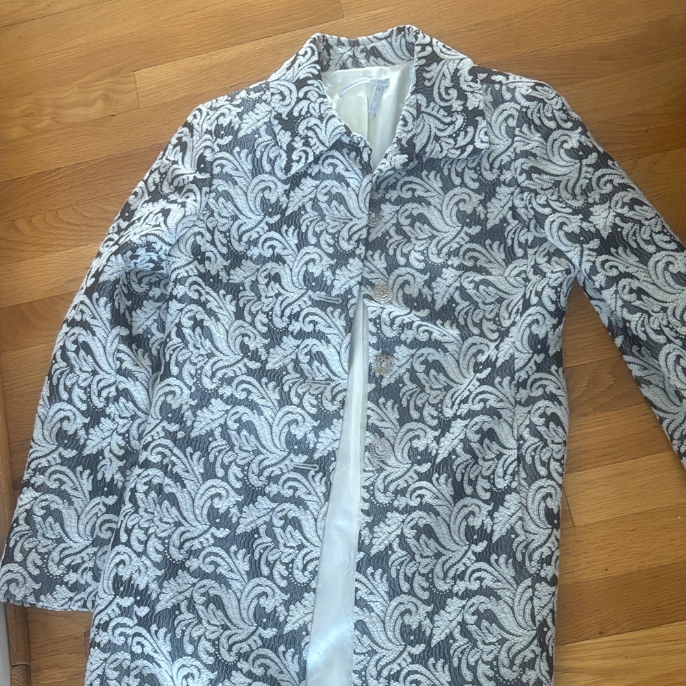 Classiques Entier Gray and White Floral Blazer